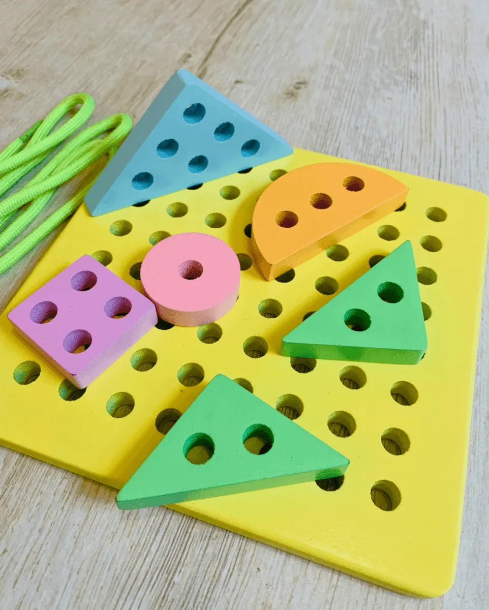 EarthyTweens Lacing Board With 6 Pieces